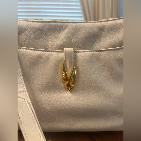 COLETTA VINTAGE Elegant Cream Shoulder Bag W Beautiful Gold Detail EUC⭐️🤍 - Picture 3 of 11